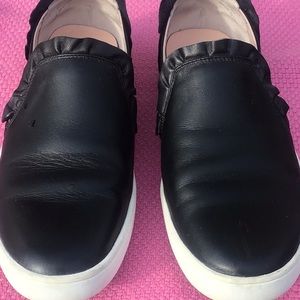 KATE SPADE RUFFLED BACK SNEAKERS